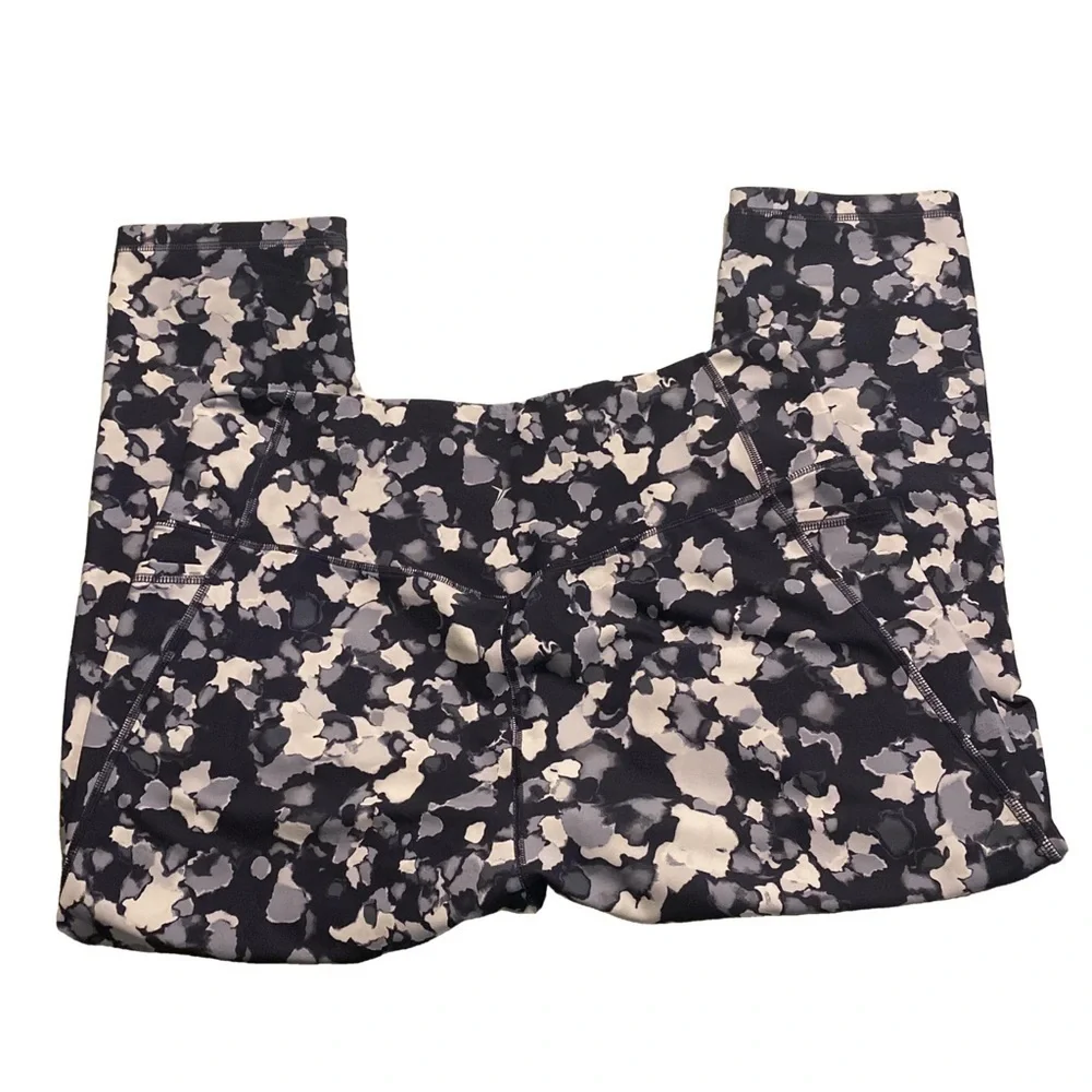 Old Navy Active Elevate Go-Dry Cropped Leggings Navy Camo Floral Side Pockets XL